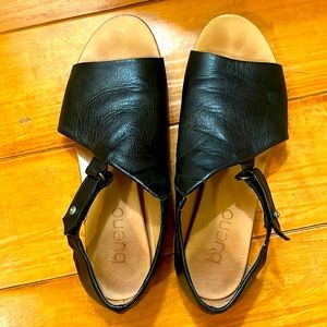 Size 9.5/Eu 41, black Bueno sandals, leather, used in great condition,